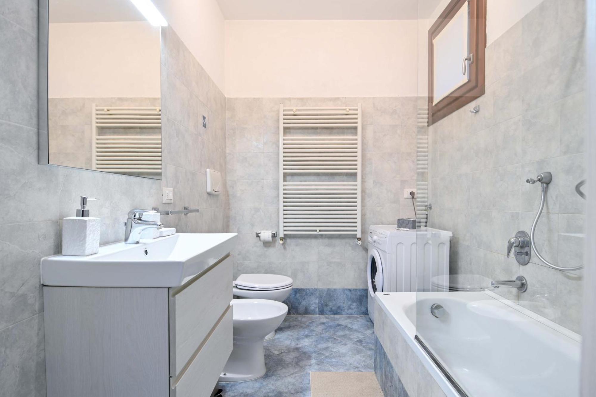 Apartamento Bilocale Chic, 10 Min Aeroporto Milano-Bergamo, Box Auto E Aria Condizionata Seriate Exterior foto